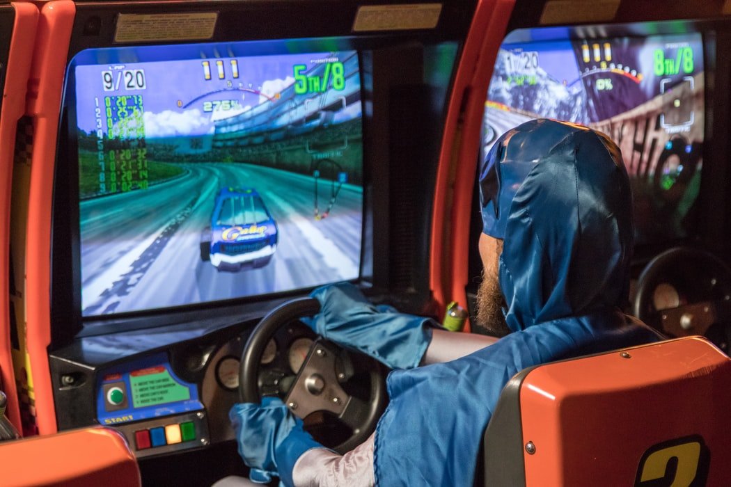7 Of The Best Retro Racing And Driving Arcade Games - BitCade UK